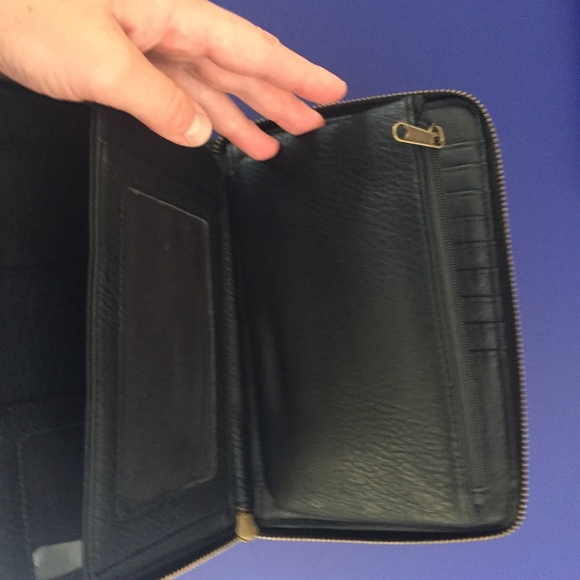 BRAND NEW Roxy Purse - Picture 3 of 4